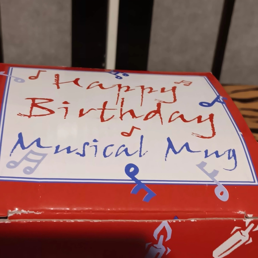 Birthday Musical Mug - Red - Picture 4 of 7